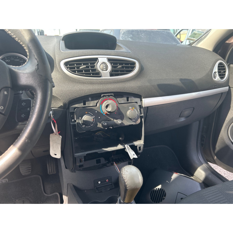 Anti brouillard gauche (feux) RENAULT CLIO 3 Photo n°20
