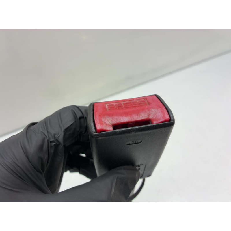 Attache ceinture avant gauche RENAULT CLIO 3 Photo n°5