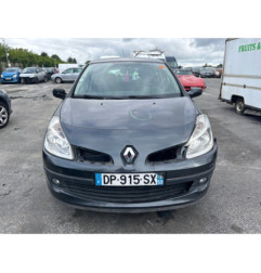 Attache ceinture avant gauche RENAULT CLIO 3