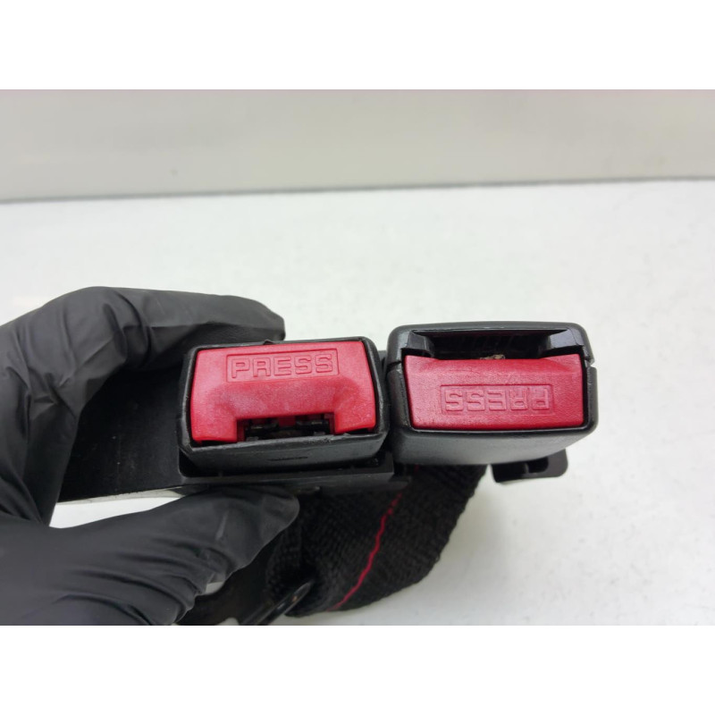 Attache ceinture arriere droit RENAULT CLIO 3 Photo n°3