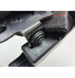 Attache ceinture arriere droit RENAULT CLIO 3