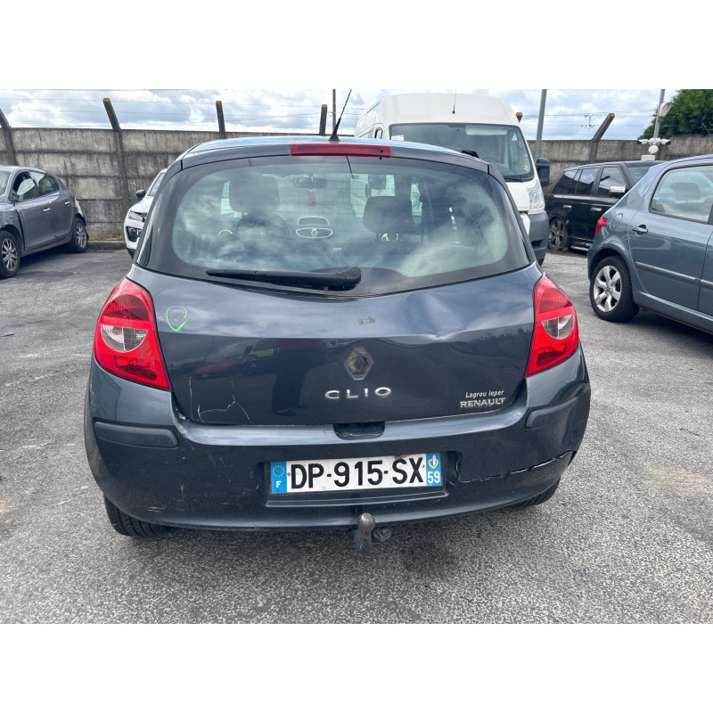 Attache ceinture arriere droit RENAULT CLIO 3 Photo n°8
