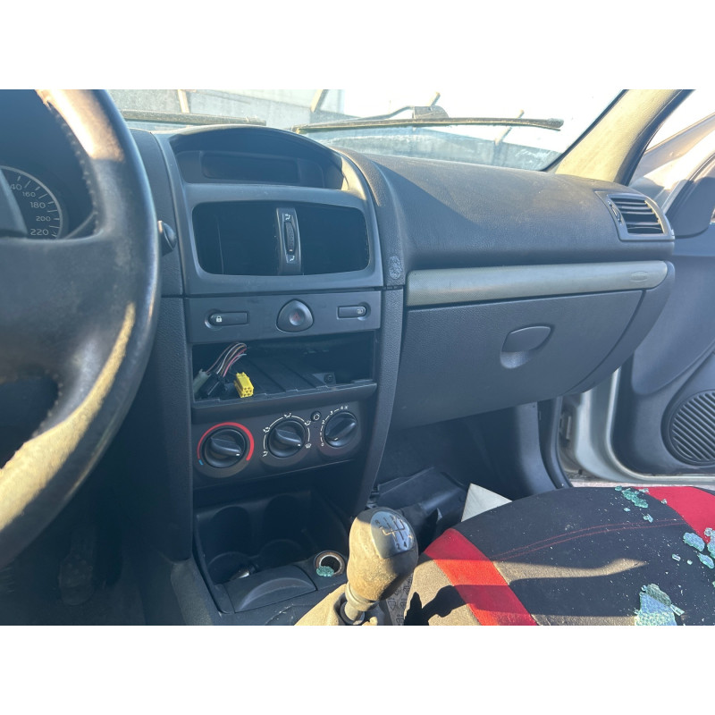 Aile avant gauche RENAULT CLIO 2 Photo n°12