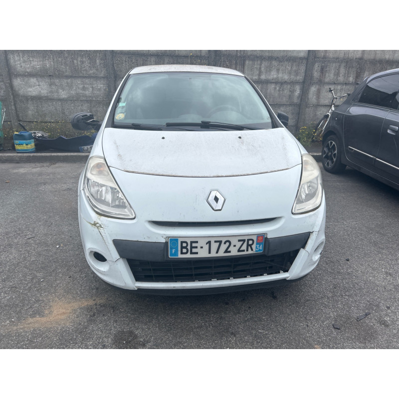 Pare boue avant droit RENAULT CLIO 3 Photo n°16