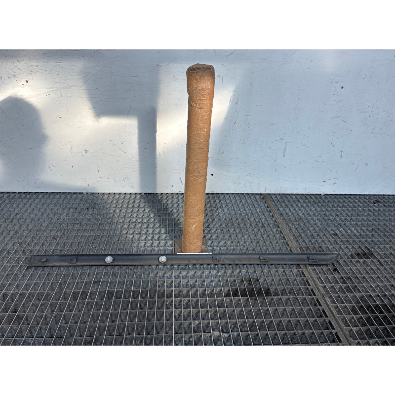 Baguette de porte arriere droite PEUGEOT 306 Photo n°3
