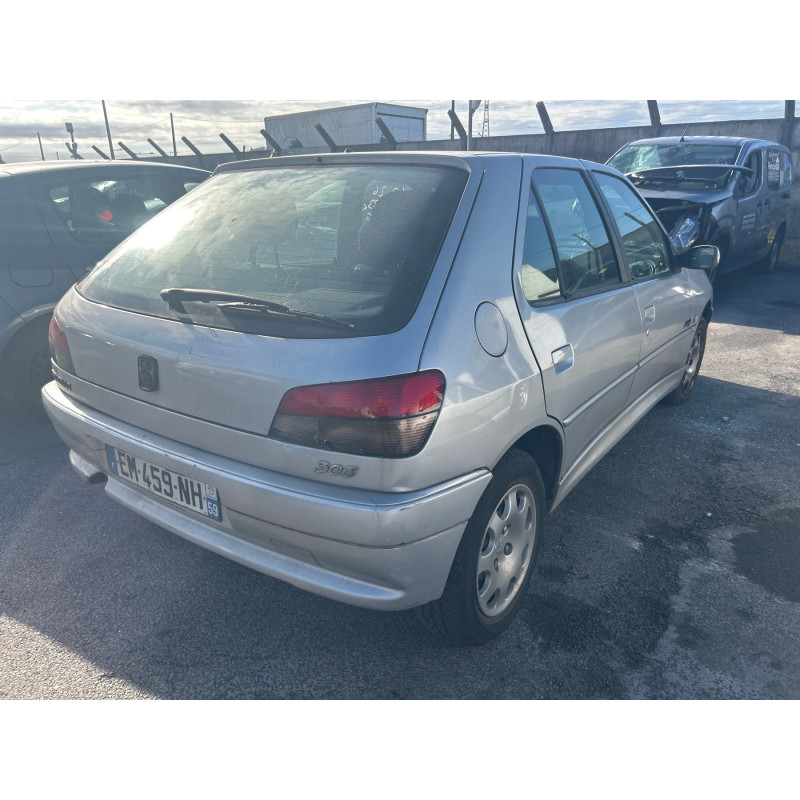 Calandre PEUGEOT 306 Photo n°13