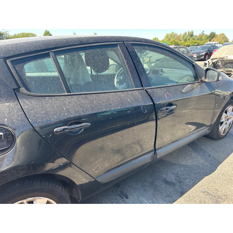 Pare boue avant droit RENAULT MEGANE 3 Photo n°17