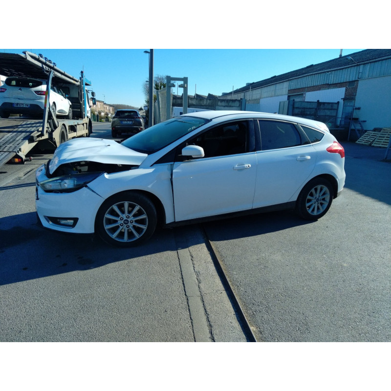 Attache ceinture avant gauche FORD FOCUS 3 Photo n°7