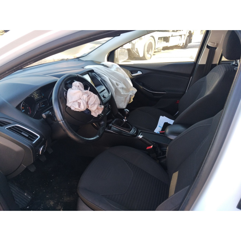 Attache ceinture avant gauche FORD FOCUS 3 Photo n°9