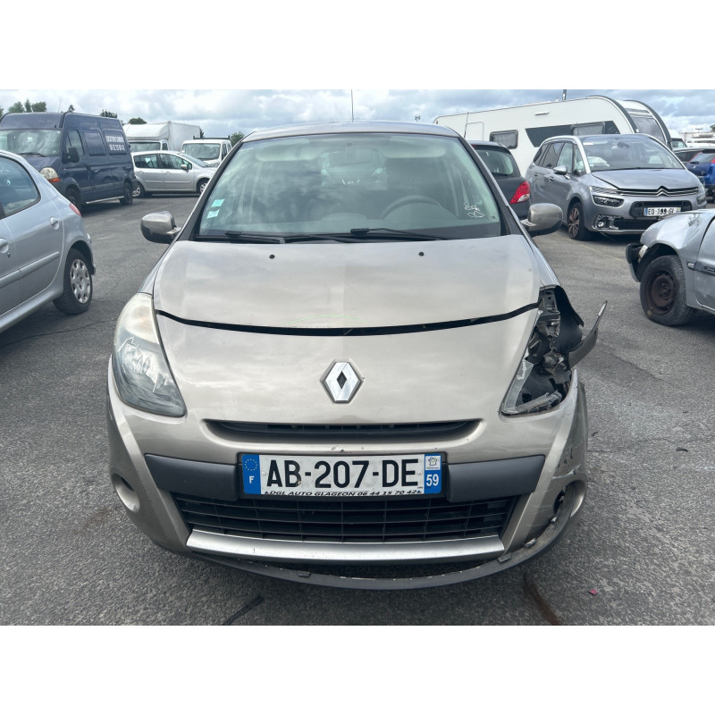 Anti brouillard arriere droit RENAULT CLIO 3 Photo n°9