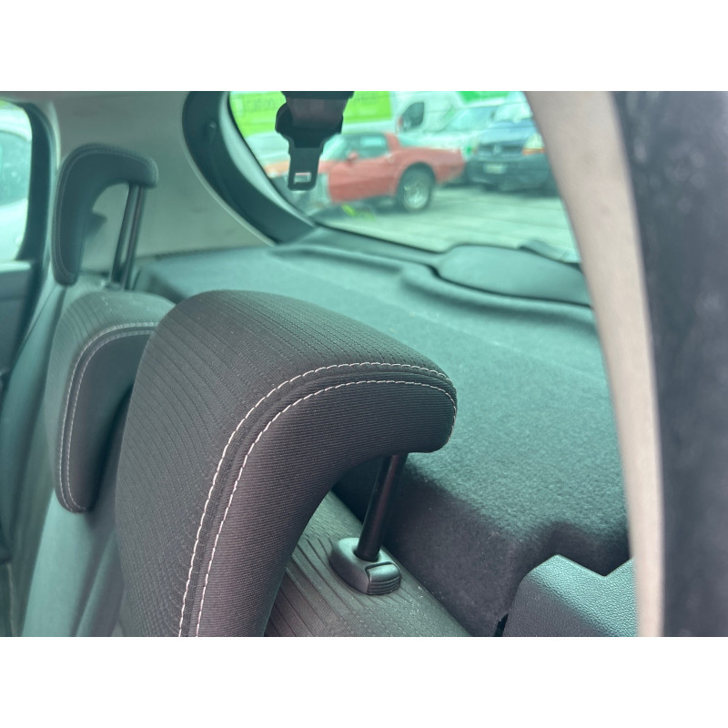 Anti brouillard arriere droit RENAULT CLIO 3 Photo n°15