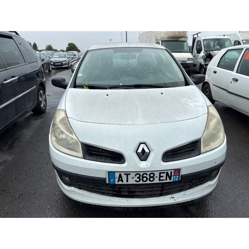 Pare boue avant droit RENAULT CLIO 3 Photo n°5