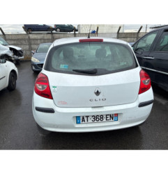 Pare boue avant droit RENAULT CLIO 3