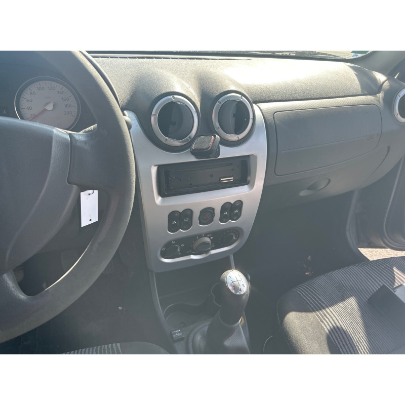 Calandre DACIA SANDERO 1 Photo n°7