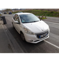 Feu arriere stop central PEUGEOT 208 1