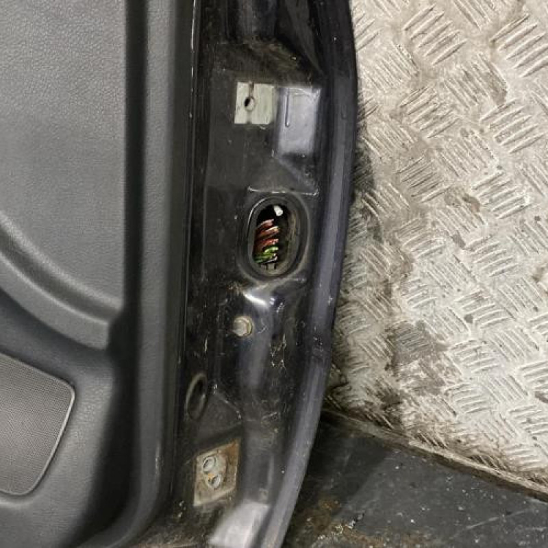 Porte avant gauche AUDI A4 1 Photo n°4
