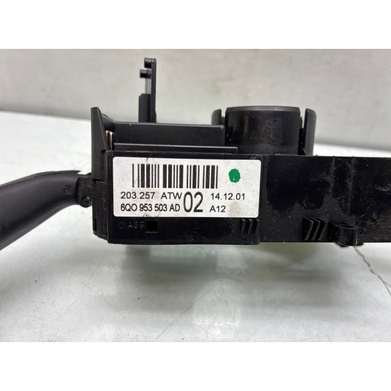 Support commodo (commutateur) VOLKSWAGEN POLO 4 Photo n°4