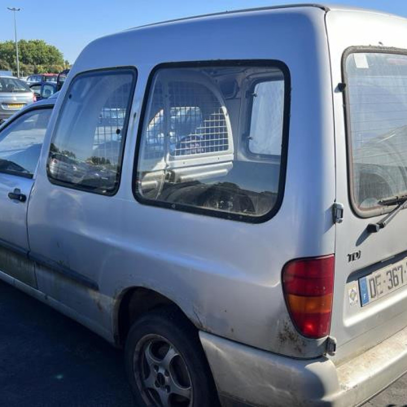 Feu arriere principal droit (feux) VOLKSWAGEN CADDY 2 Photo n°8