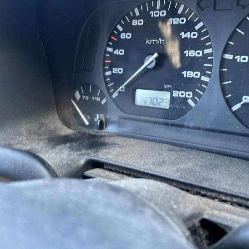 Feu arriere principal droit (feux) VOLKSWAGEN CADDY 2 Photo n°10