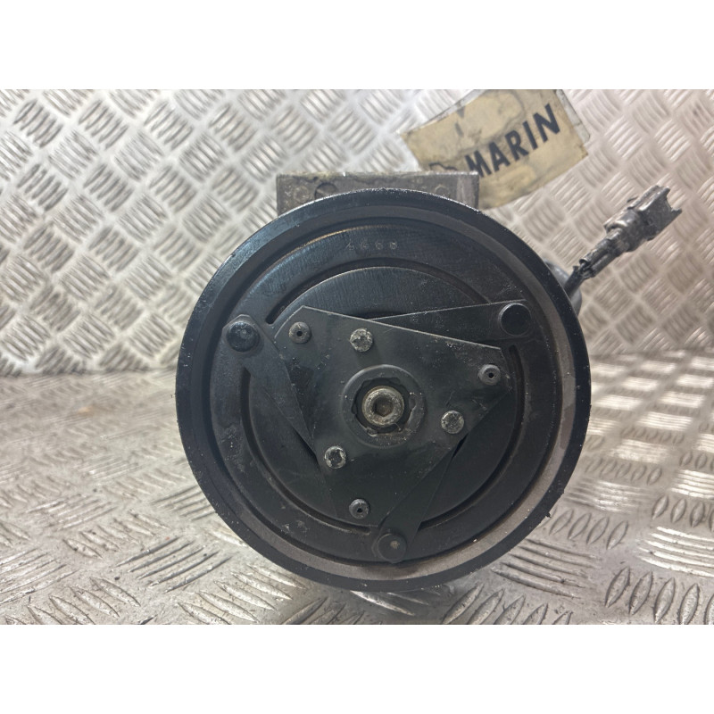 Compresseur clim RENAULT LAGUNA 3 Photo n°1