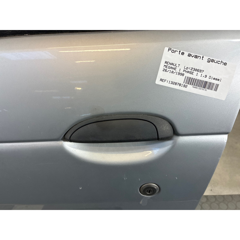 Porte avant gauche RENAULT MEGANE 1 Photo n°4