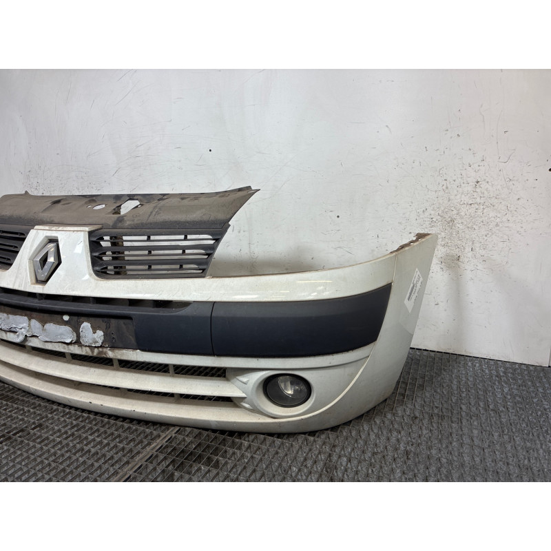 Pare choc avant RENAULT CLIO 2 Photo n°2