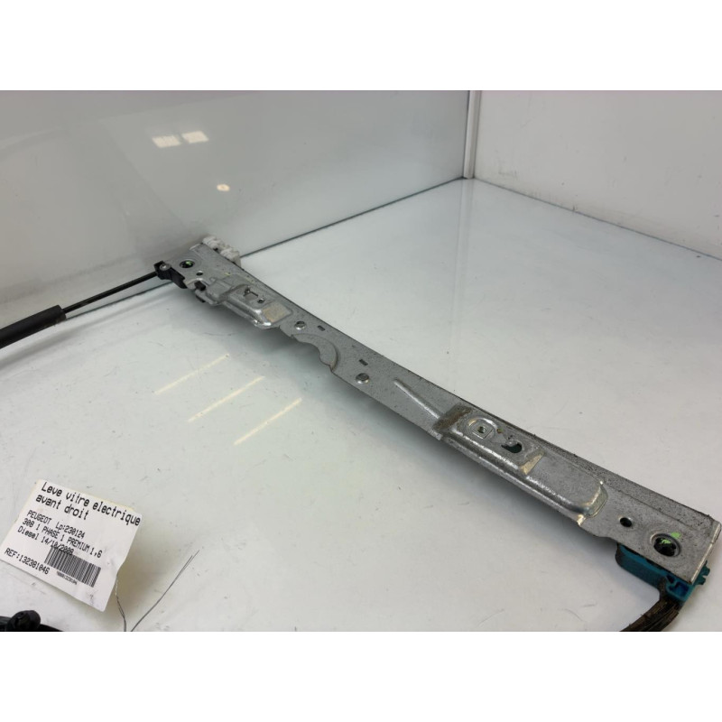 Leve vitre electrique avant droit PEUGEOT 308 1 Photo n°3