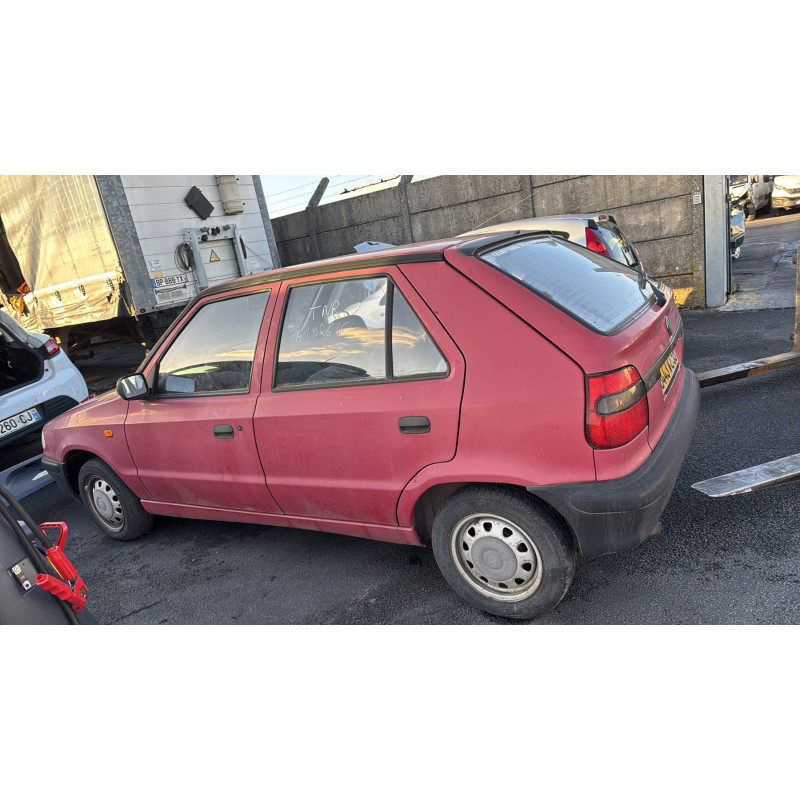 Optique avant secondaire droit (feux)(clignotant) SKODA FELICIA Photo n°13