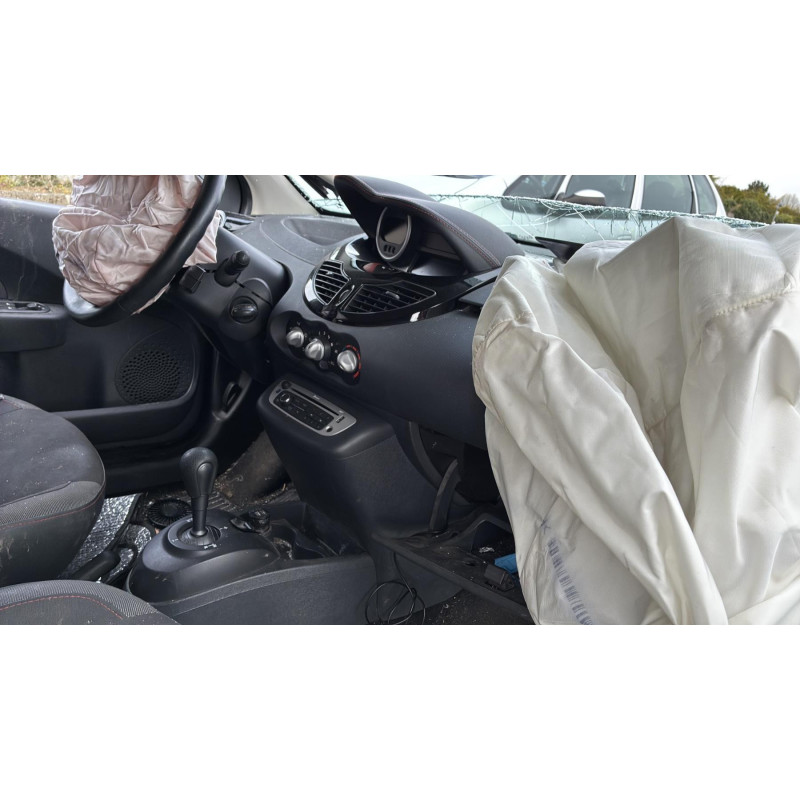 Feu arriere secondaire gauche (feux) RENAULT TWINGO 2 Photo n°11