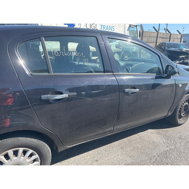 Feu arriere principal droit (feux) OPEL CORSA D Photo n°20