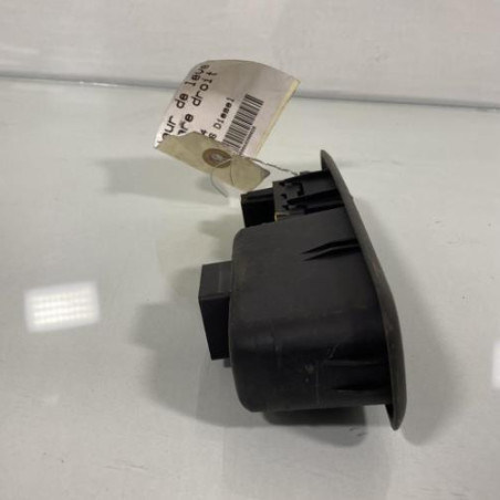 Interrupteur de leve vitre arriere droit PEUGEOT 3008 1