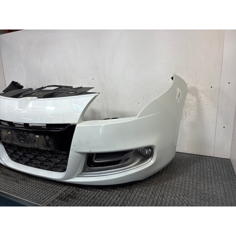 Pare choc avant RENAULT MEGANE 3 Photo n°4