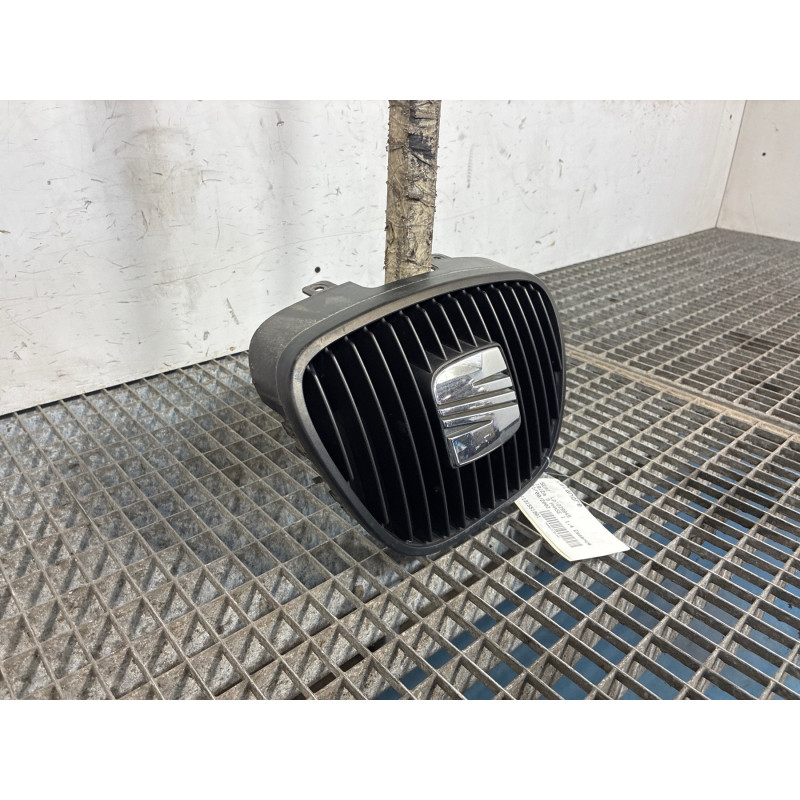 Calandre SEAT IBIZA 3 Photo n°1