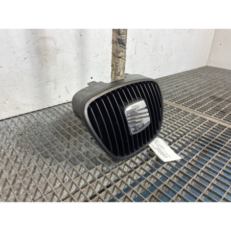 Calandre SEAT IBIZA 3 Photo n°1