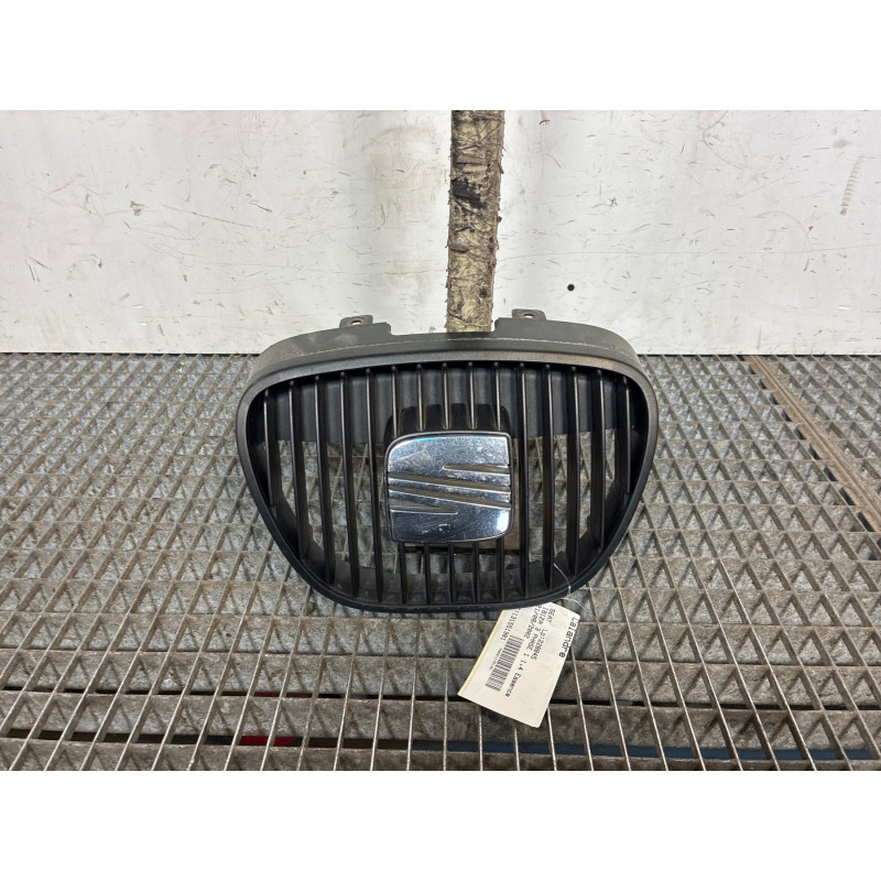 Calandre SEAT IBIZA 3 Photo n°4