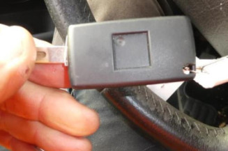 Pretensionneur de ceinture avant droit PEUGEOT 207