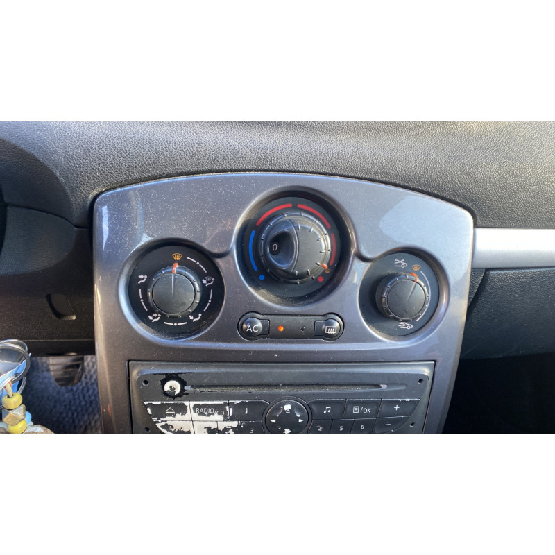 Attache ceinture arriere droit RENAULT CLIO 3 Photo n°12