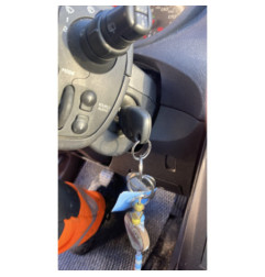 Attache ceinture arriere droit RENAULT CLIO 3