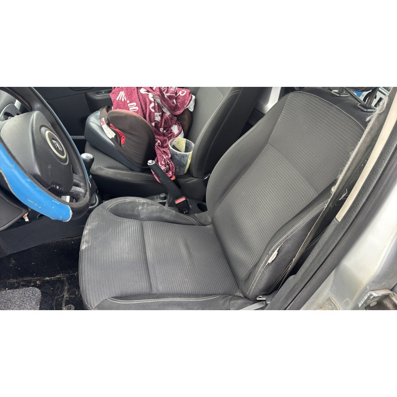 Attache ceinture arriere droit RENAULT CLIO 3 Photo n°19