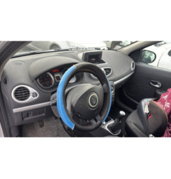 Attache ceinture arriere droit RENAULT CLIO 3