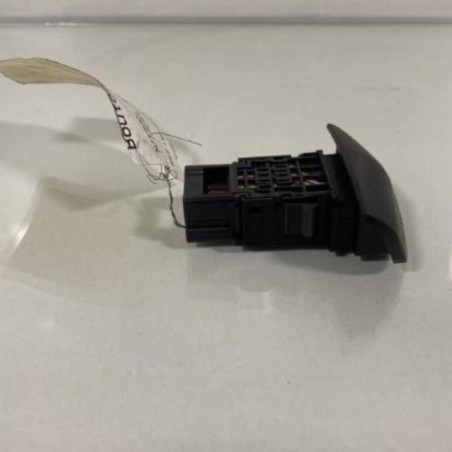Bouton de warning NISSAN PRIMERA 4