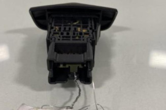 Bouton de warning NISSAN PRIMERA 4