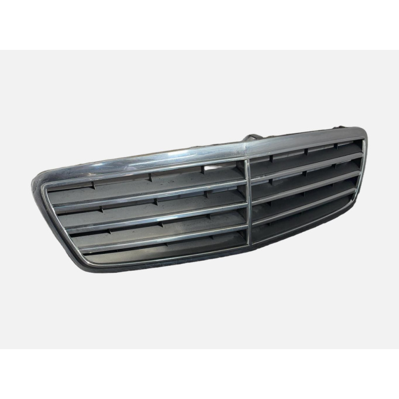 Calandre MERCEDES CLASSE C 203 Photo n°2
