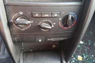 Pretensionneur de ceinture avant droit PEUGEOT 207