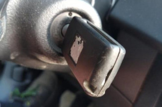 Pretensionneur de ceinture avant droit PEUGEOT 207
