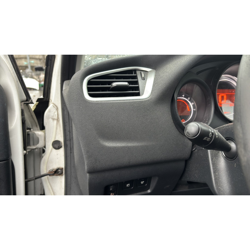 Pare boue avant droit CITROEN C4 2 Photo n°20