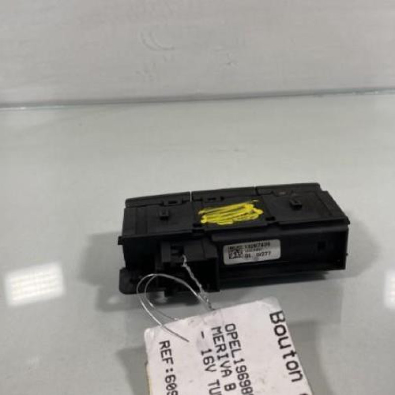 Bouton de warning OPEL MERIVA B Photo n°3