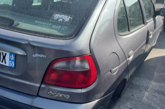 Capot RENAULT MEGANE 1