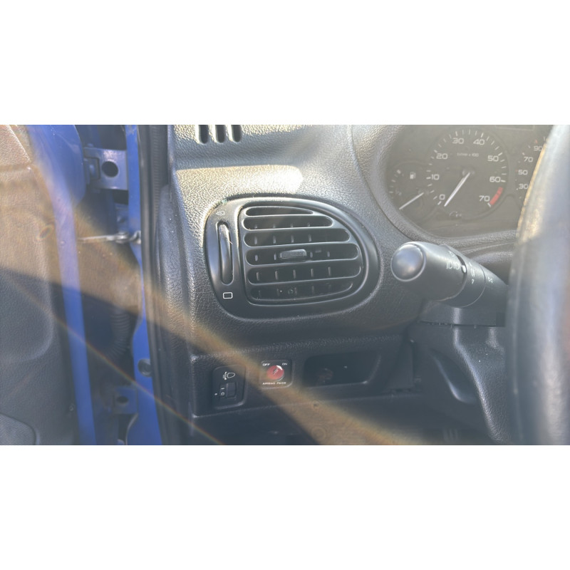 Pretensionneur de ceinture avant droit PEUGEOT 206 Photo n°20