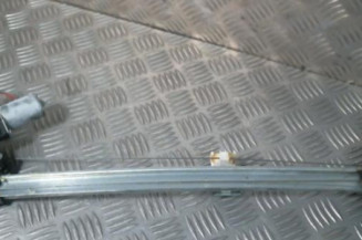 Leve vitre electrique avant droit SUZUKI SWIFT 5 Photo n°1